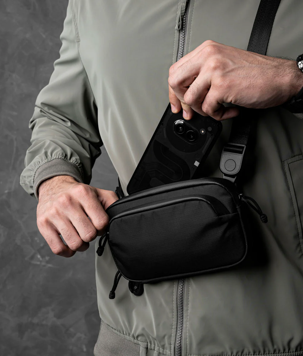 Bravo Passport Pouch - Image 5